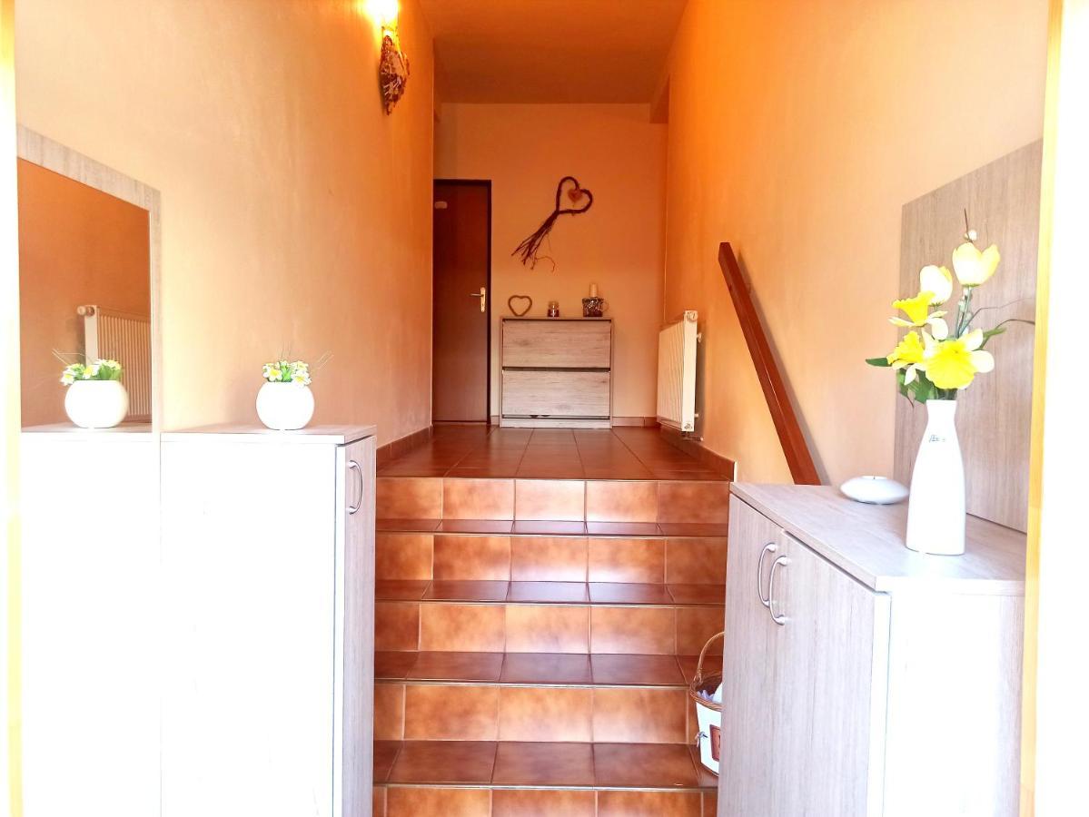 P&P Jicin Apartments - Soukrome 2-3 Luzkove Pokoje S Vlastni Kuchyni A Koupelnou Extérieur photo