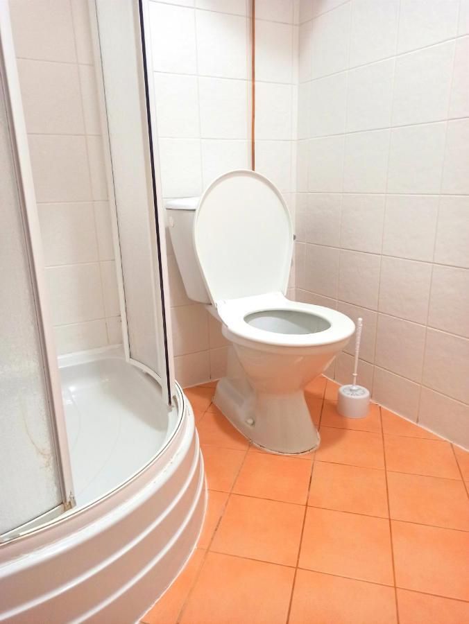P&P Jicin Apartments - Soukrome 2-3 Luzkove Pokoje S Vlastni Kuchyni A Koupelnou Extérieur photo